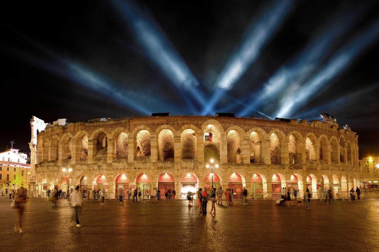 Attico Quarto Di Luna Verona Bagian luar foto